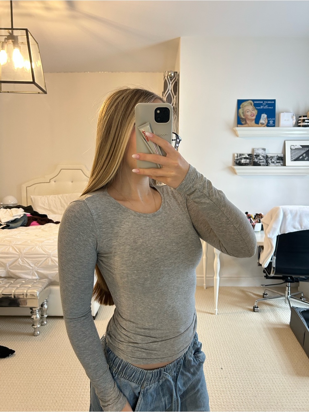 Women's Long-Sleeve Crewneck Top in Light Heather Gray